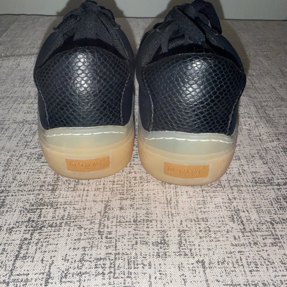 Dr. Scholl's Women's Time Off Win Platform Sneakers - Picture 2 of 16